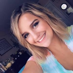 Meet your Posher, Cassandra